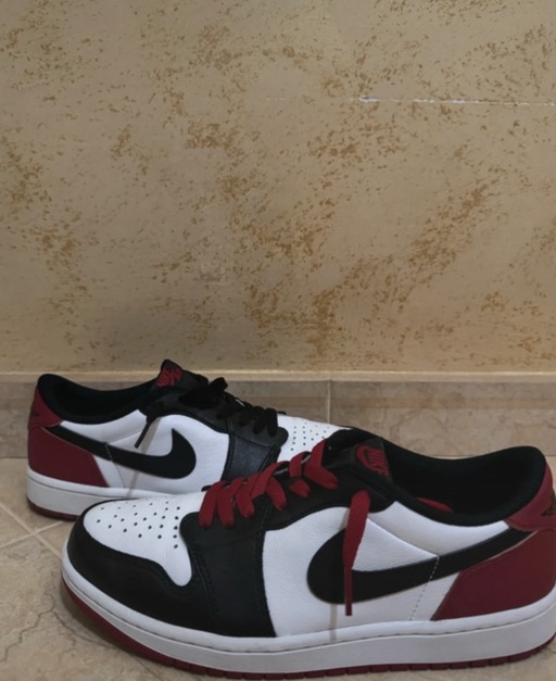 Air Jordan 1 Retro Low OG 'Black Toe' (2023)
