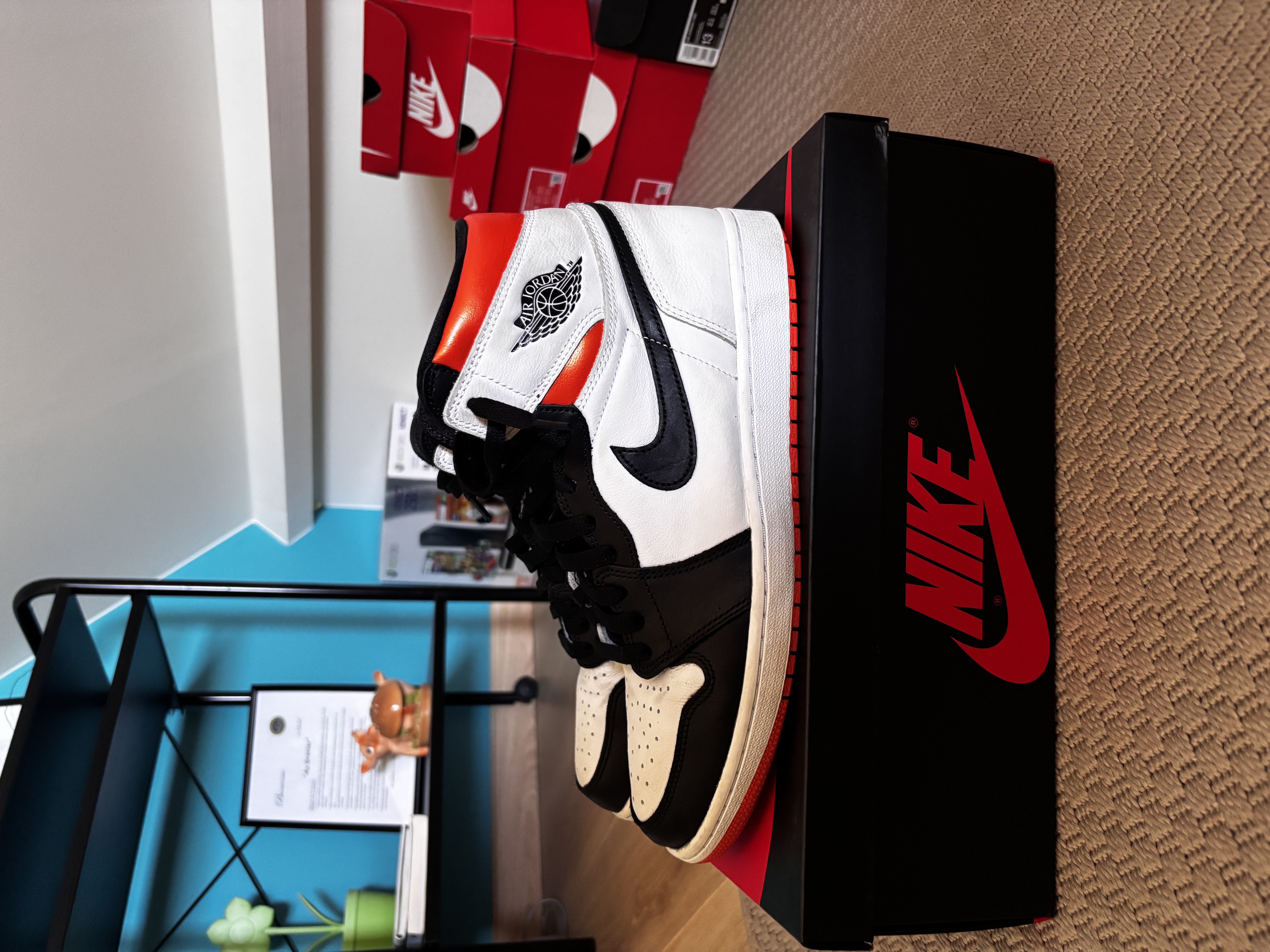 Air Jordan 1 Retro High 'Electro Orange' (2021) photo 1