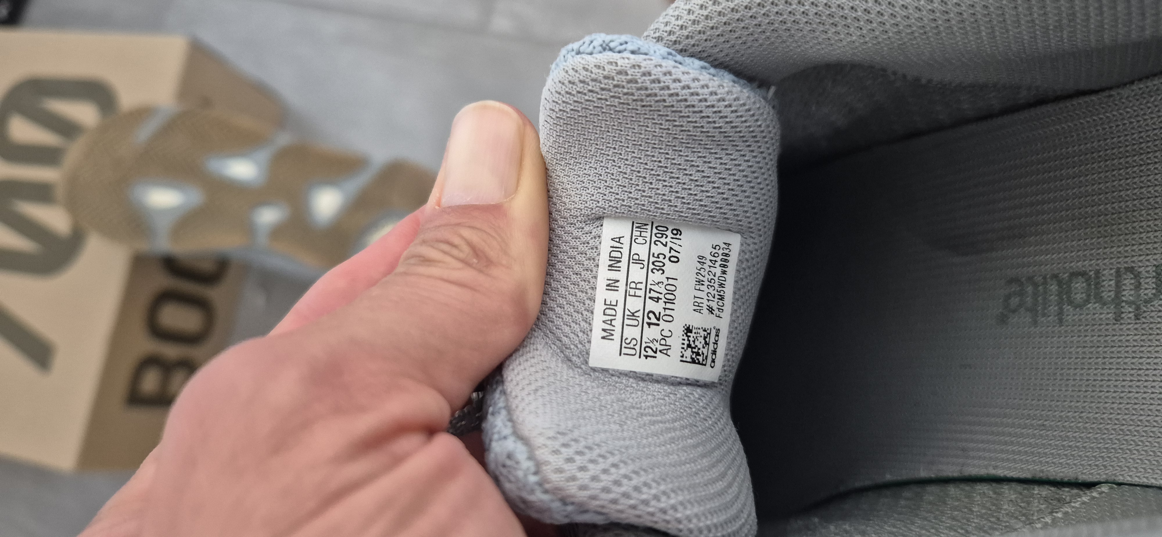 Yeezy Boost 700 V2 'Inertia' (2019) photo 6