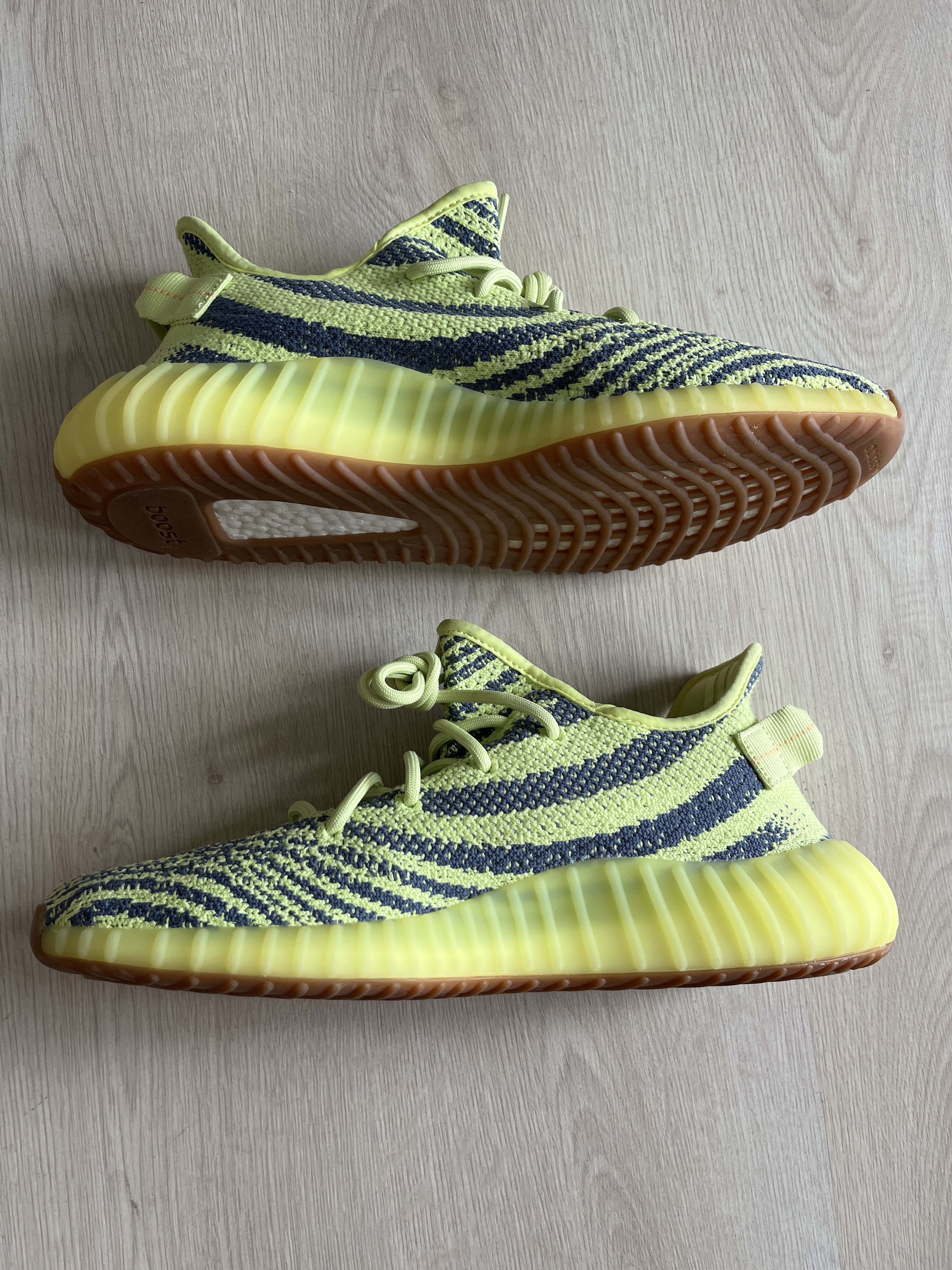 Yeezy Boost 350 V2 'Semi Frozen Yellow' photo 2