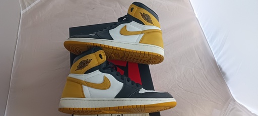 Air Jordan 1 Retro High OG Yellow Ochre "6 Rings" (2018)