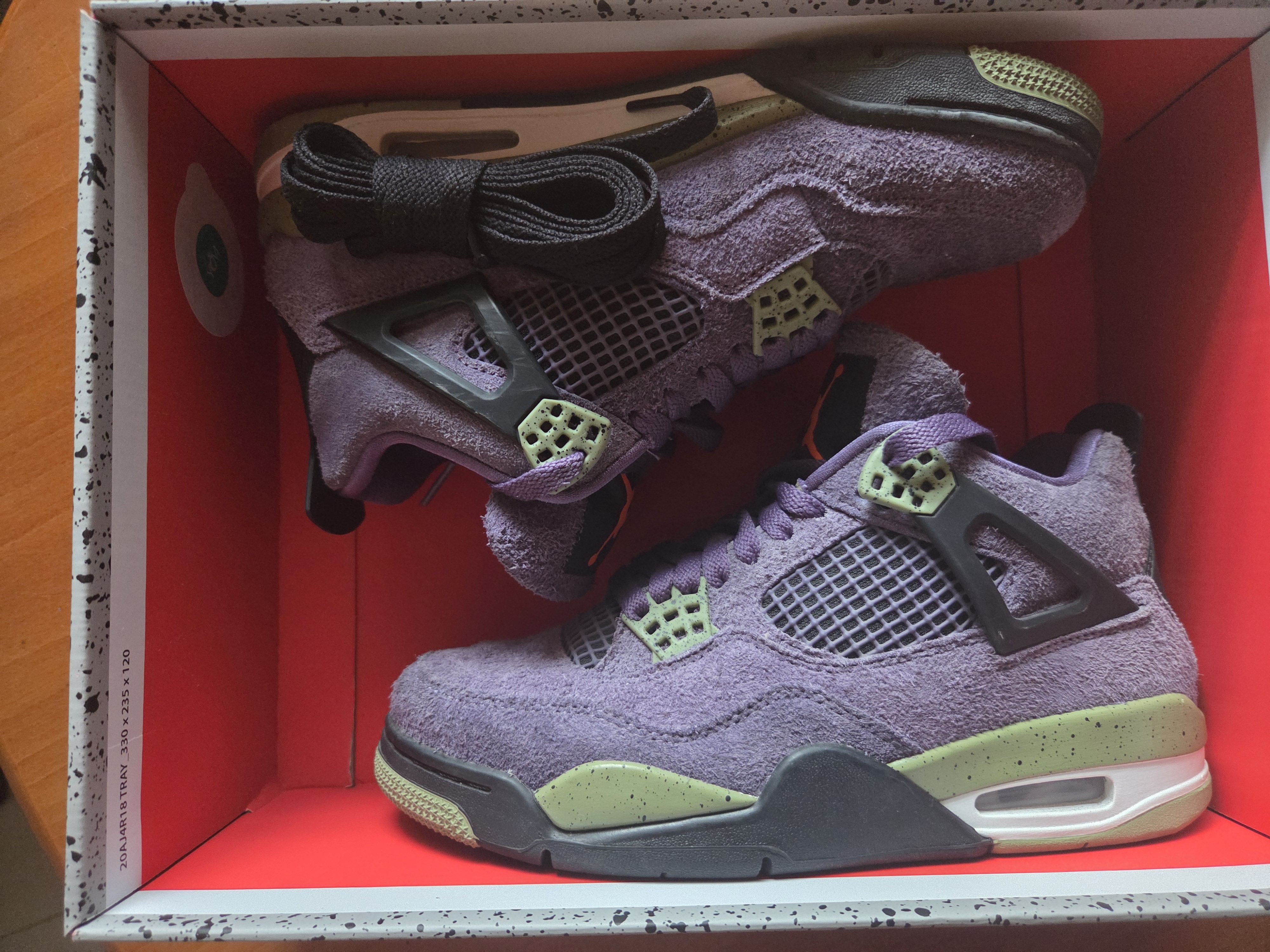 Air Jordan 4 WMNS 'Canyon Purple' (2022) photo 8