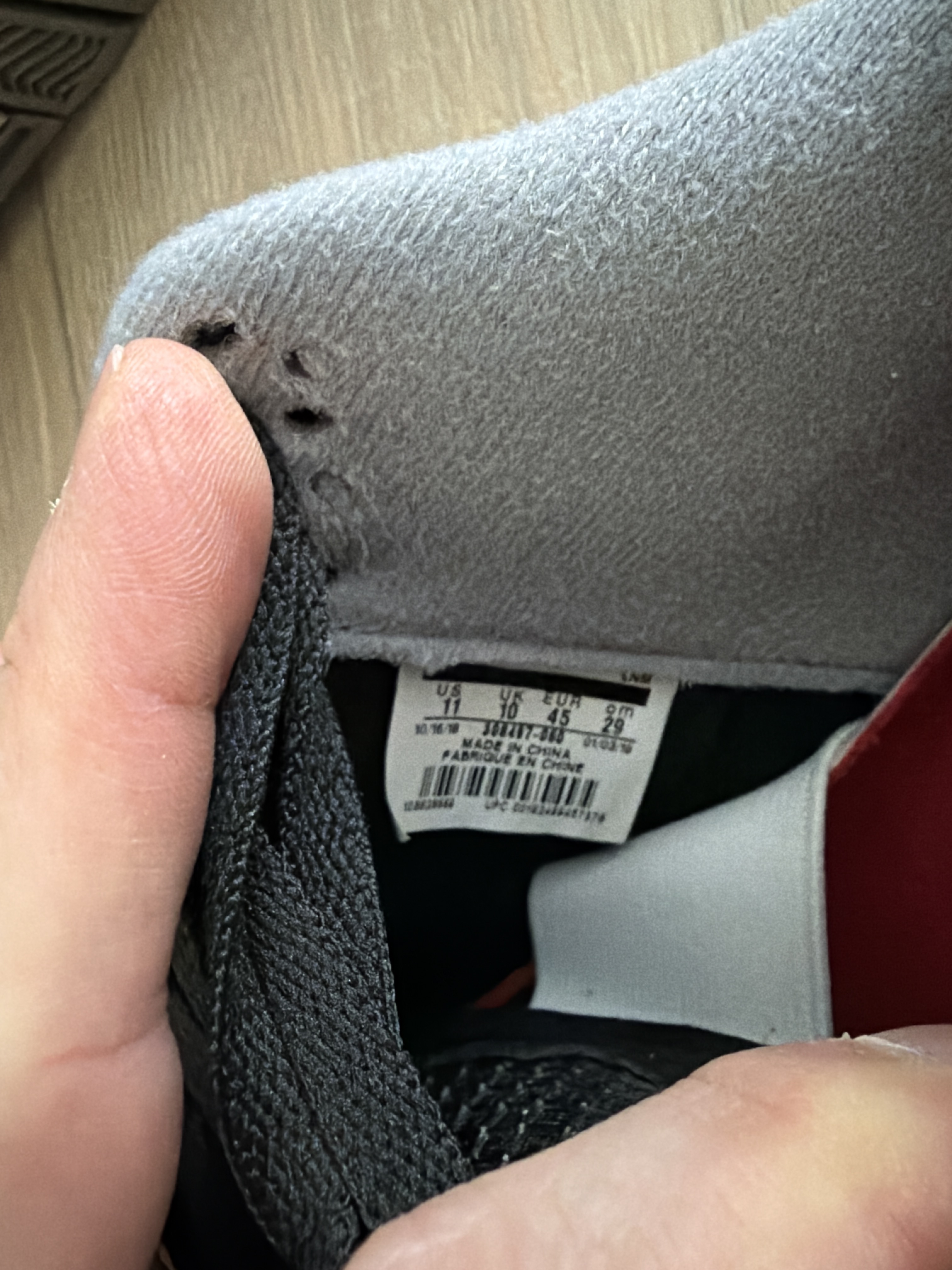 Air Jordan 4 Retro 'Bred' (2019) photo 6