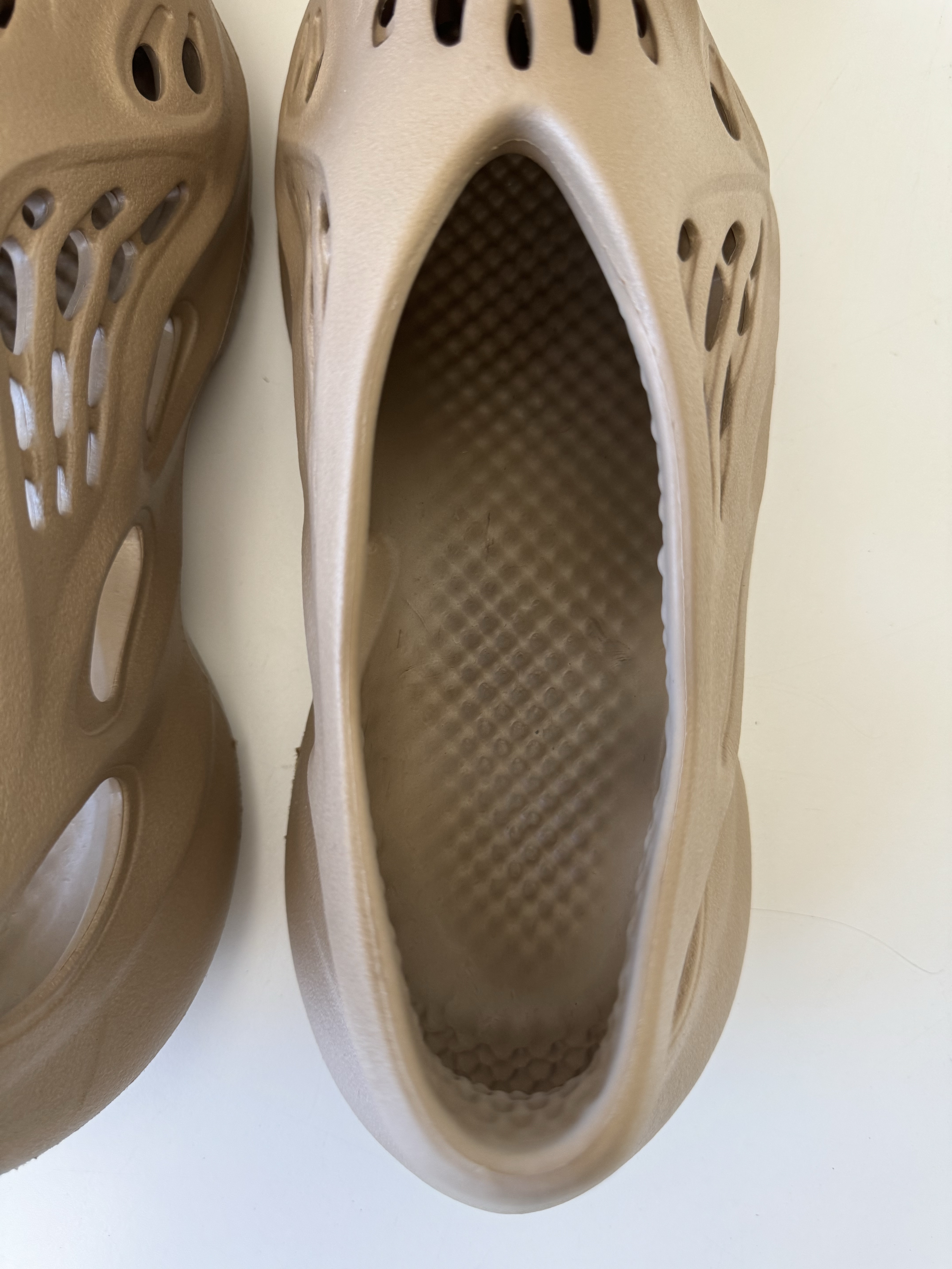 Yeezy Foam Runner Mist photo 2