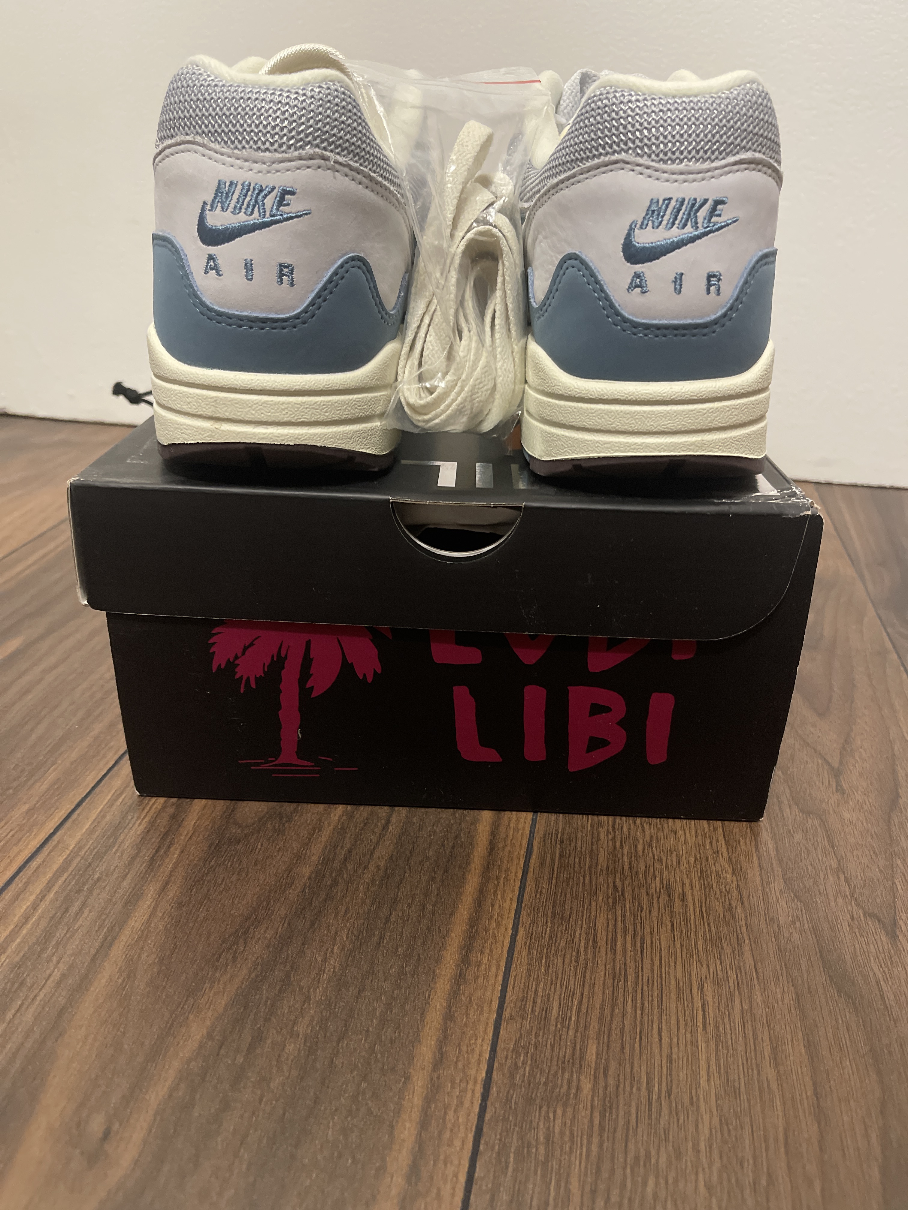 Nike x Patta Air Max 1 Waves 'Noise Aqua' (2021) (With Bracelet) photo 4