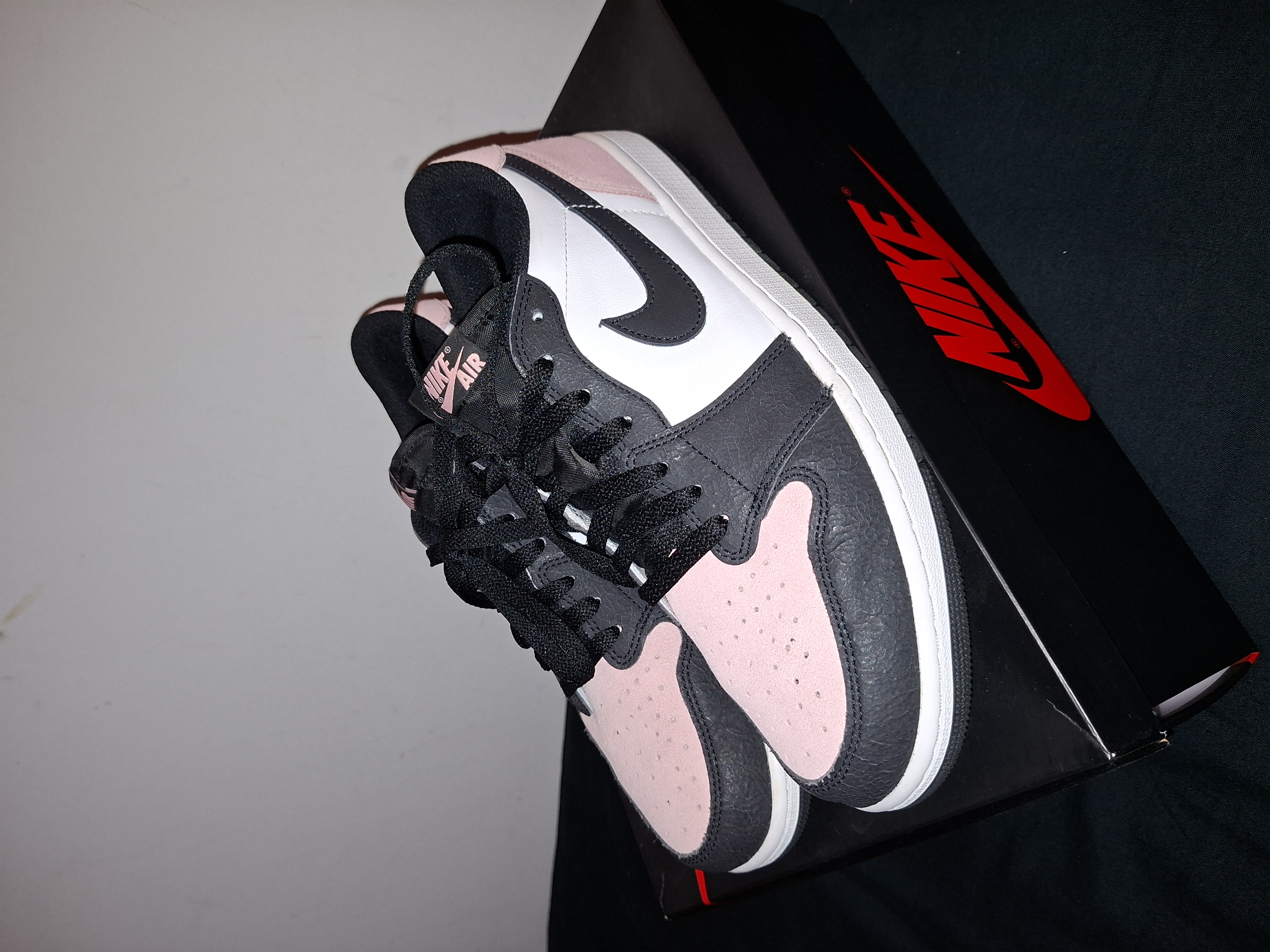Air Jordan 1 Low OG 'Bleached Coral' (2022) photo 8