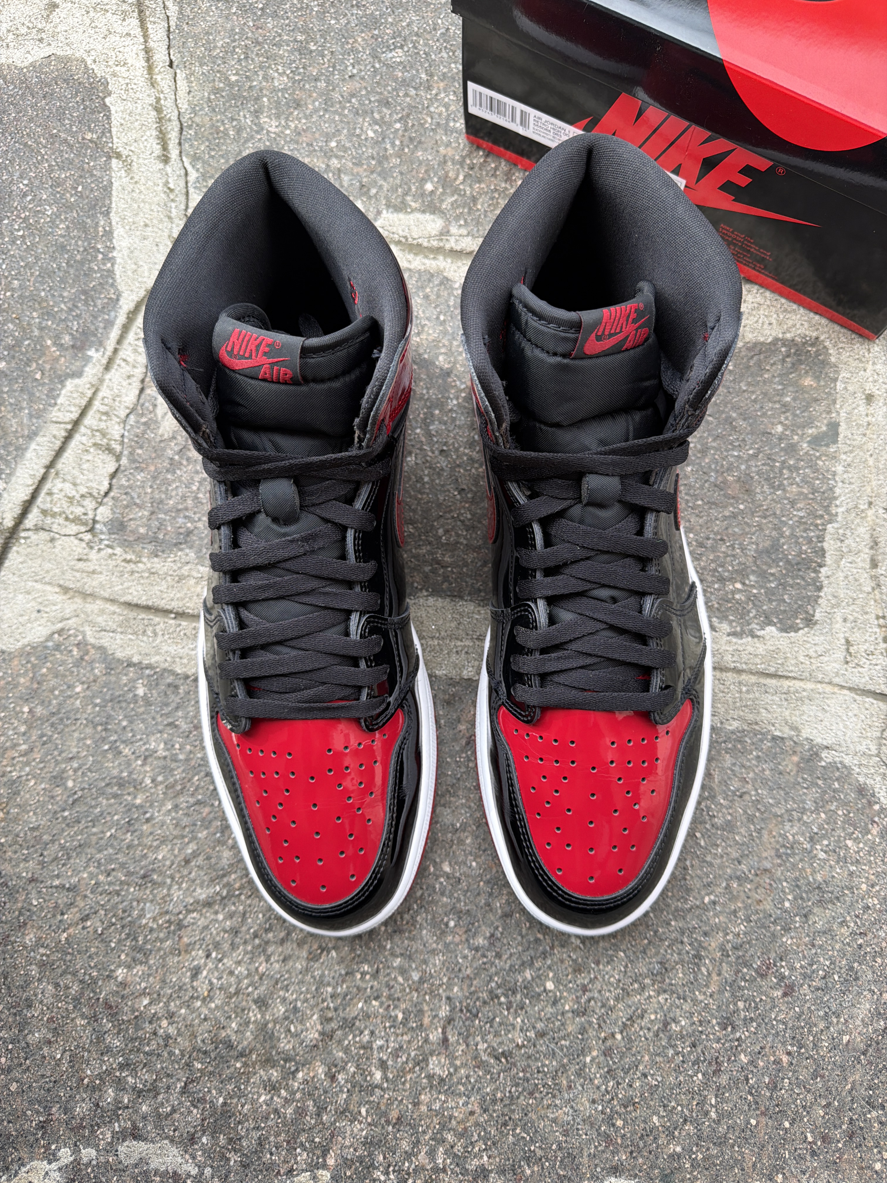 Air Jordan 1 Retro High OG 'Bred Patent' (2021) photo 3