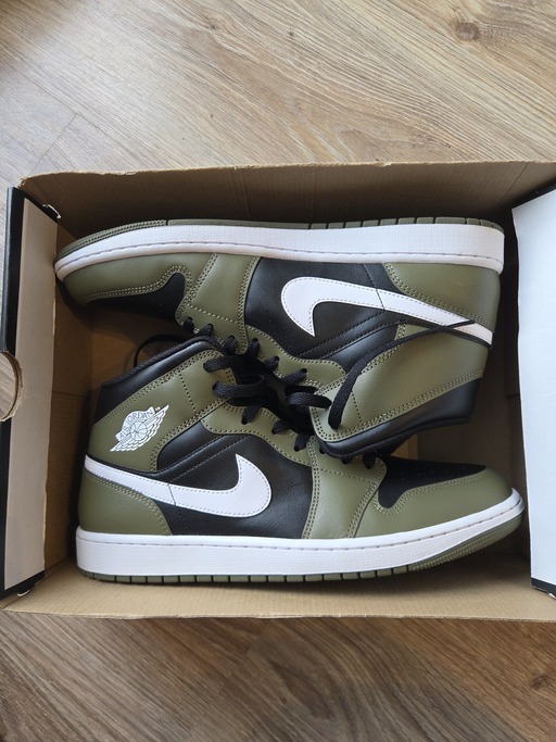 Air Jordan 1 Mid 'Medium Olive' (2024)