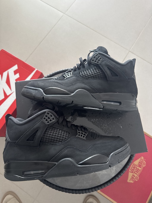Air Jordan 4 Retro 'Black Cat' (2025)