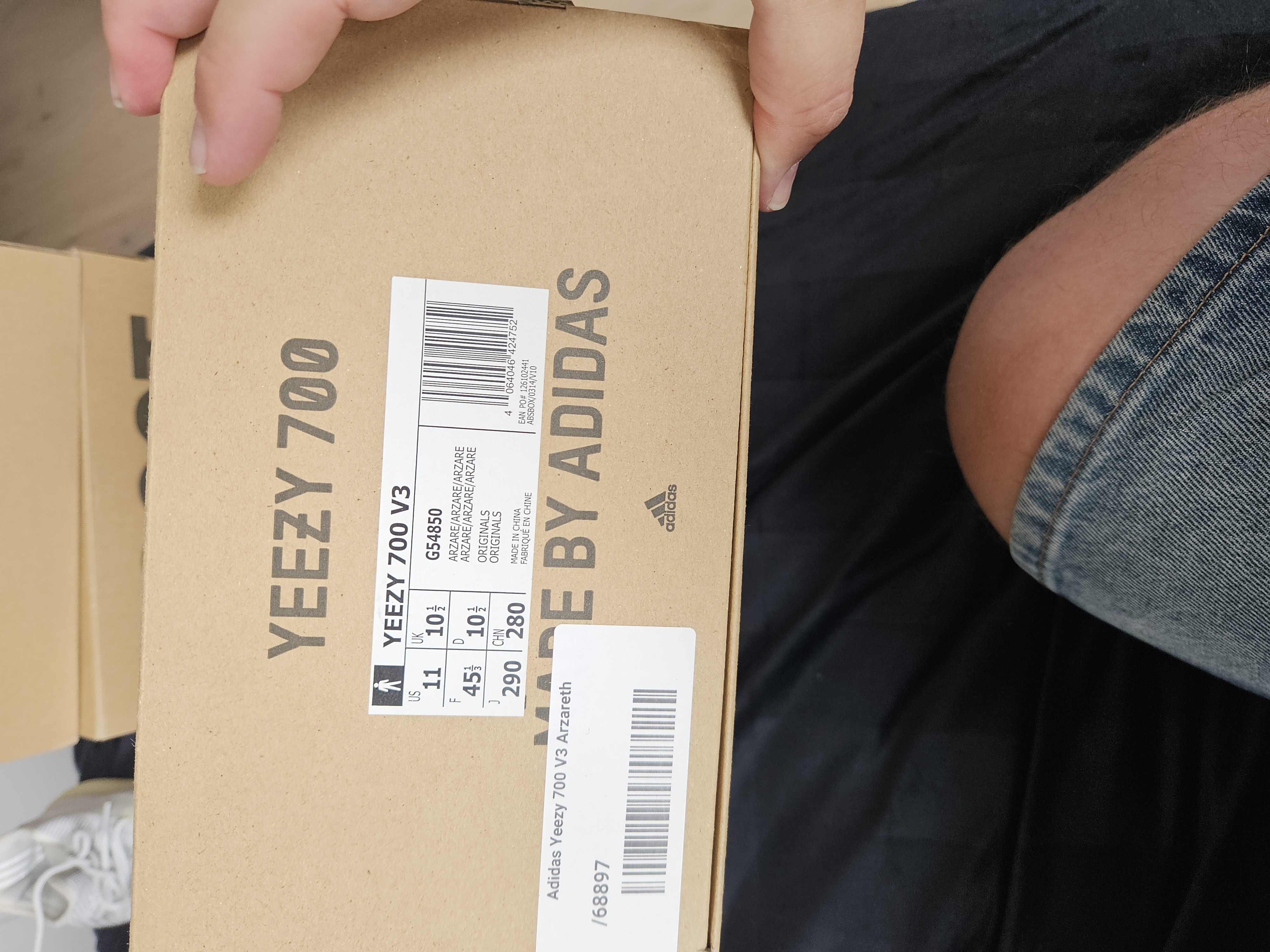Yeezy 700 V3 'Arzareth' (2020) photo 7