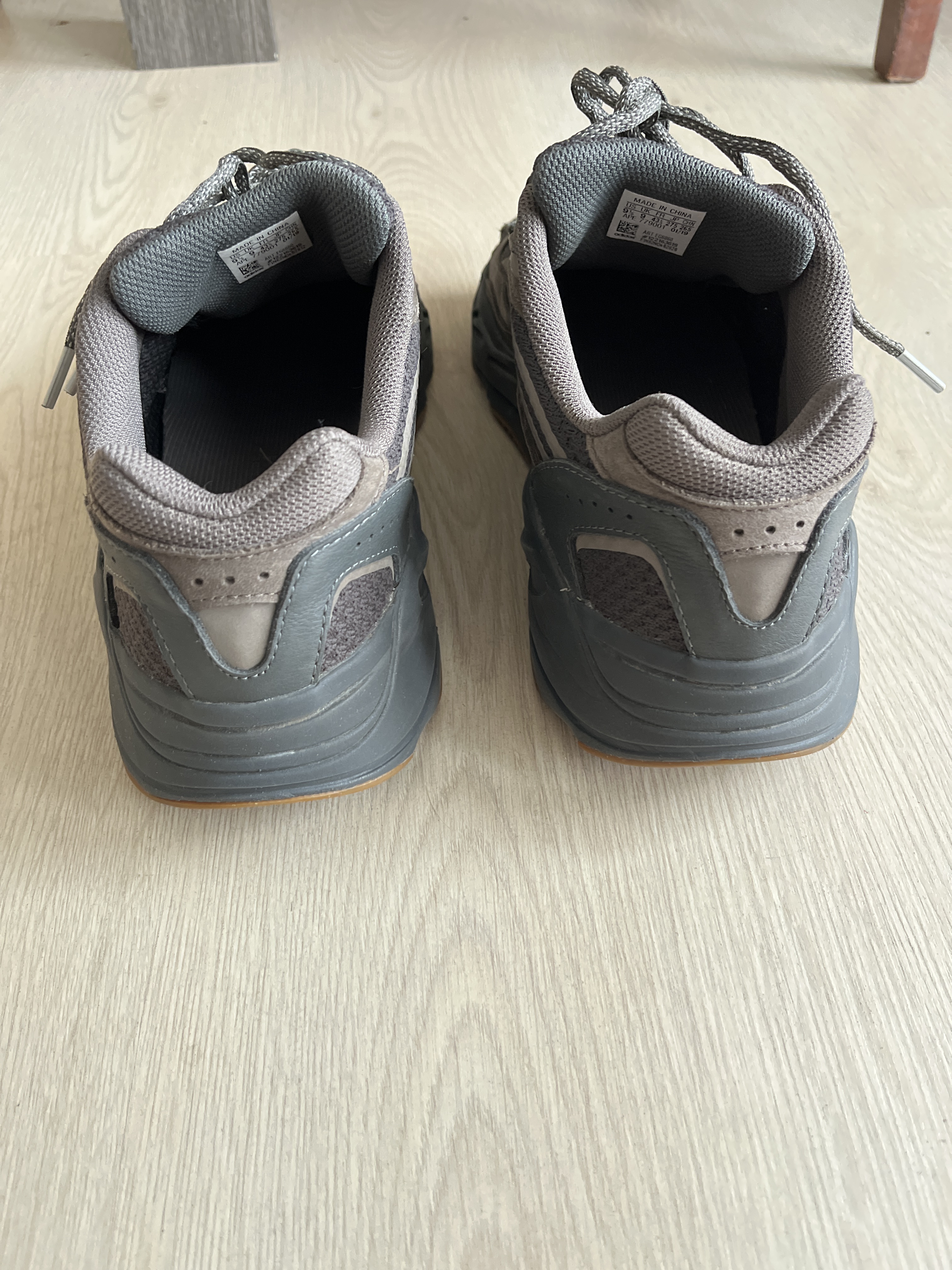 Yeezy Boost 700 V2 'Geode' (2019) photo 4
