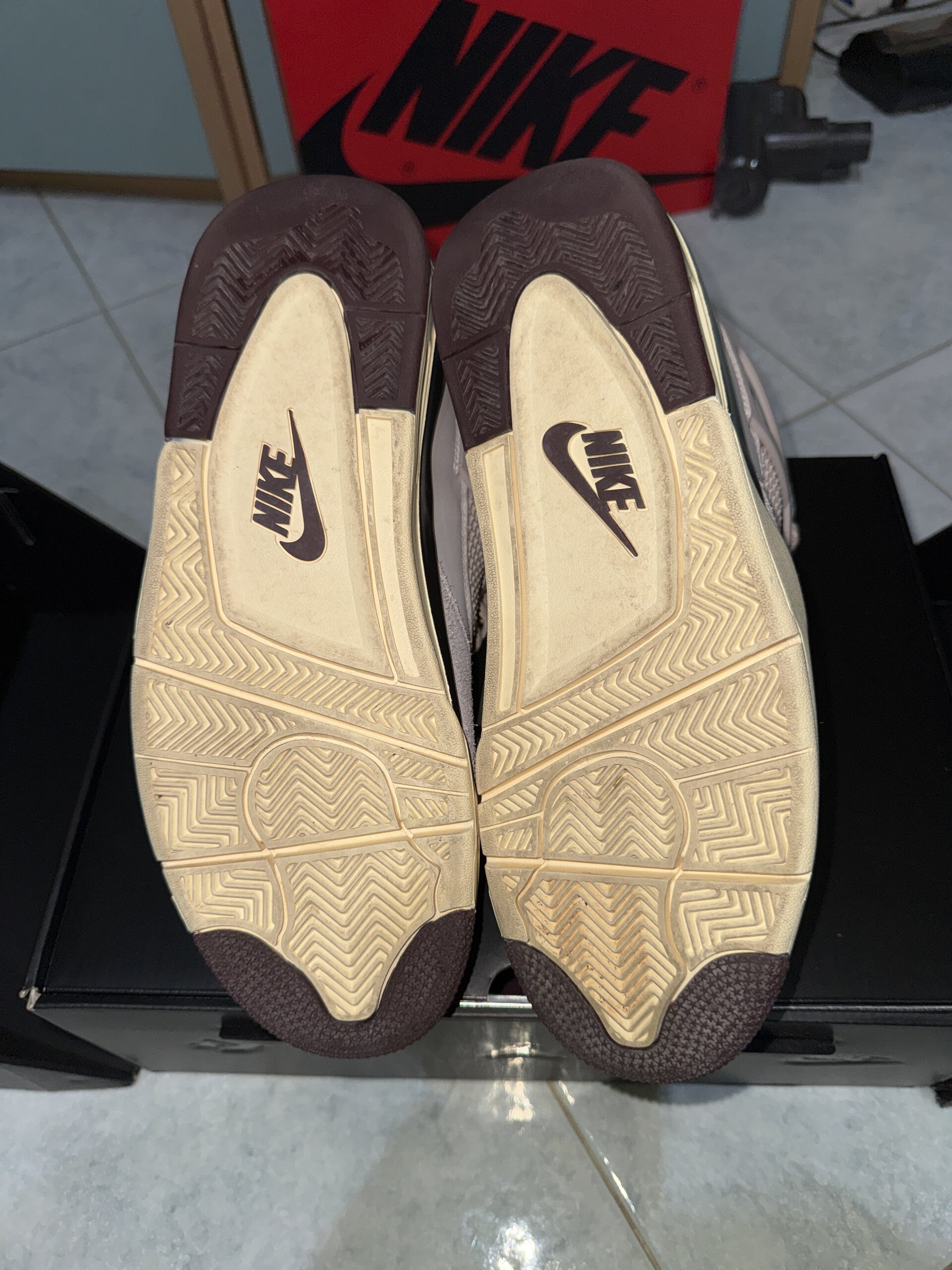 Air Jordan 4 x A Ma Maniére 4 Retro OG SP WMNS 'Fossil Stone' (2024) photo 5