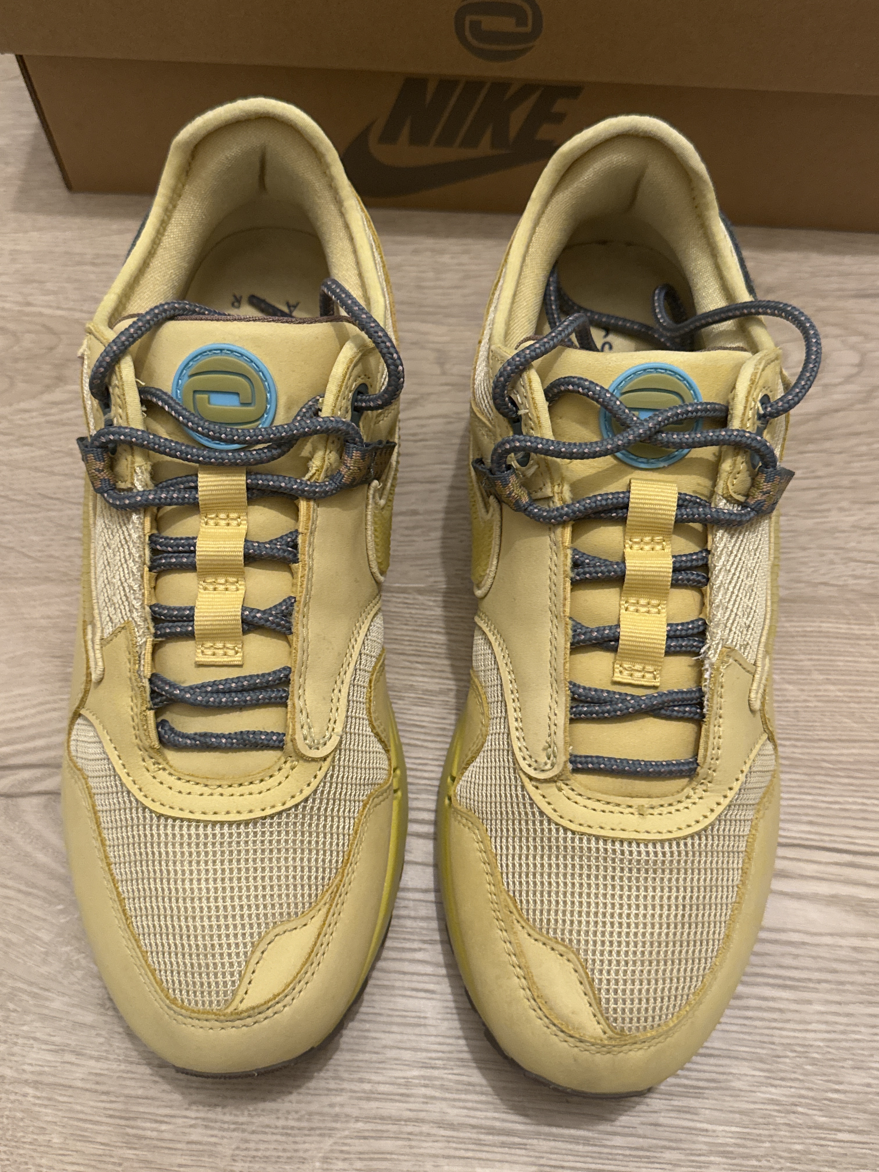 Nike x Travis Scott Cactus Jack Air Max 1 'Saturn Gold' (2022) photo 3