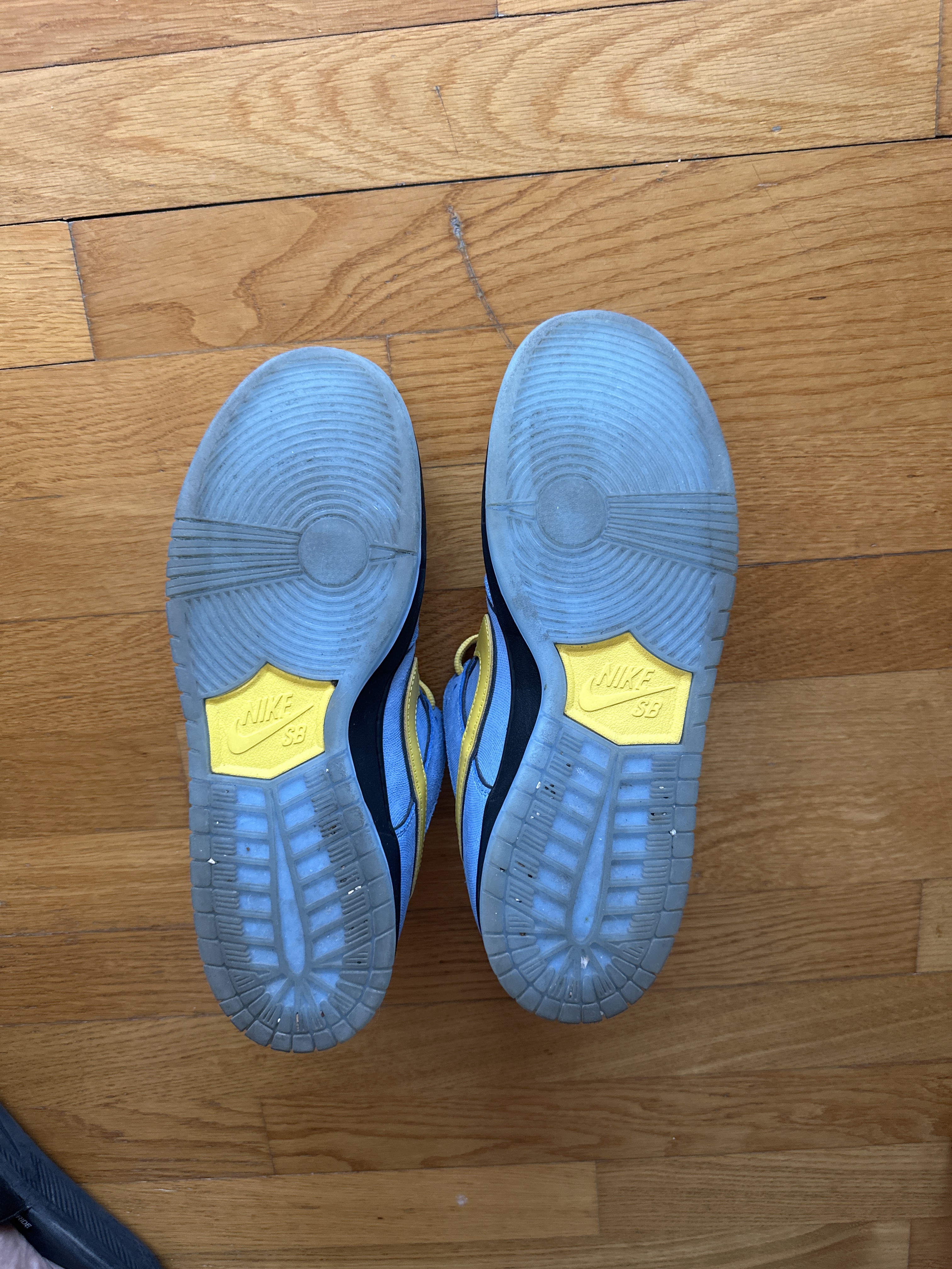 Nike SB x The Powerpuff Girls Dunk Low 'Bubbles' (2023) photo 5