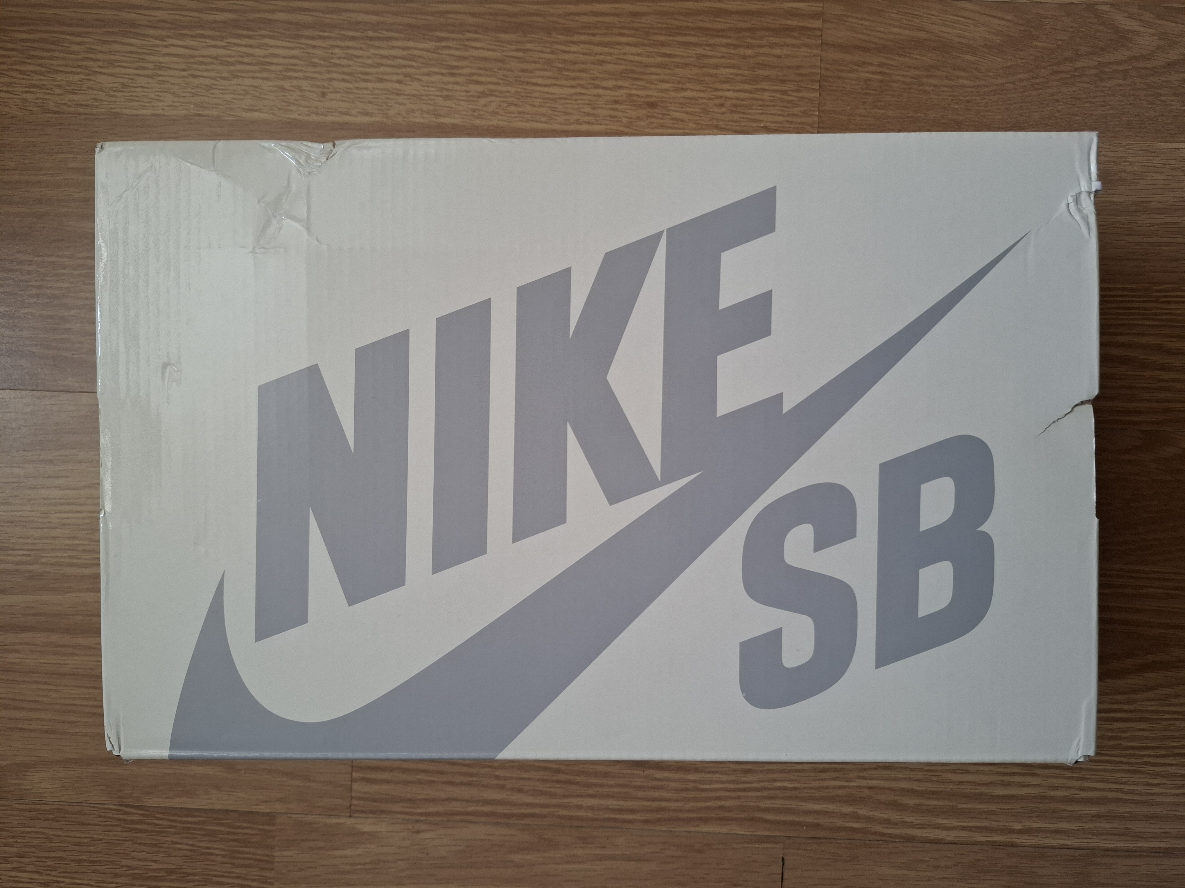 Nike SB x Bluetile Dunk Low 'Pitch Blue & Black' (2026) photo 8