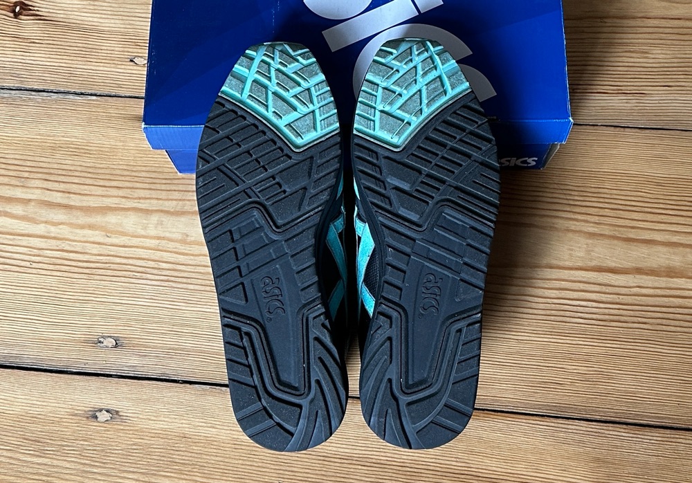 Asics x Diamond Supply Co x Ronnie Fieg Gel-Saga 'Tiffany' (2015) photo 5
