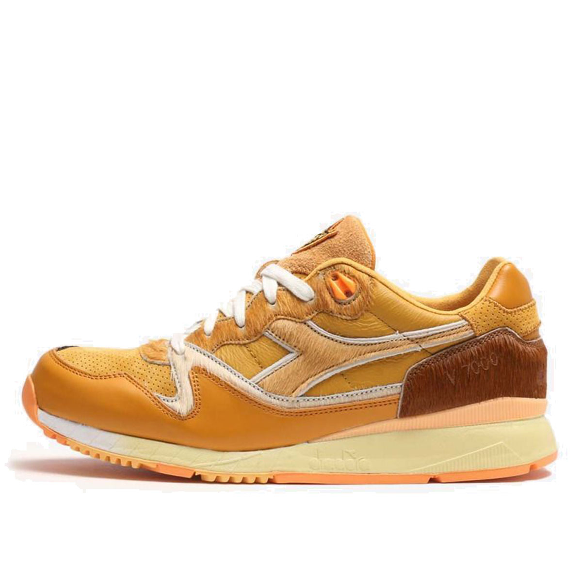 Diadora x 24 Kilates V7000 Amigos Para Siempre (2022) sneaker – authenticated on KLEKT