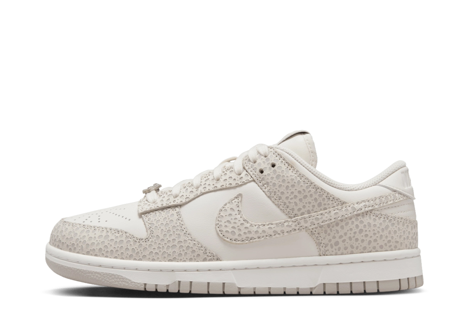 Nike Dunk Low WMNS 'Safari Phantom' (2024) Phantom/Photon Dust/Light Smoke Grey/Sail sneaker – authenticated on KLEKT