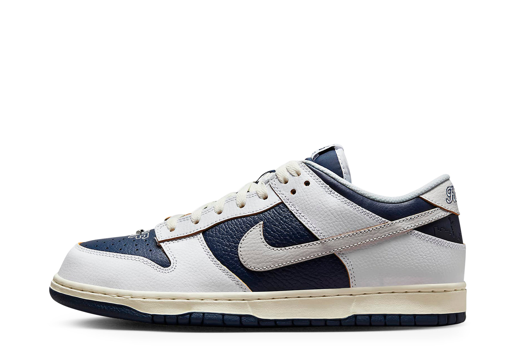 Nike SB x HUF Dunk Low 'New York City' (2022) WHITE/NAVY BLUE sneaker – authenticated on KLEKT