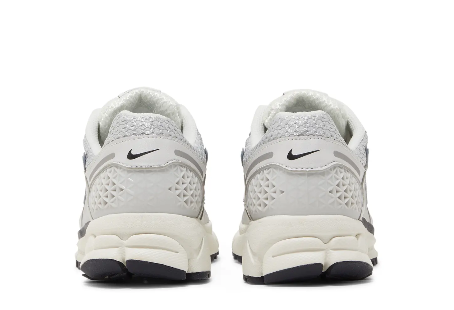 Nike Zoom Vomero 5 WMNS Photon Dust Chrome (2023) Photon Dust/Chrome sneaker – authenticated on KLEKT