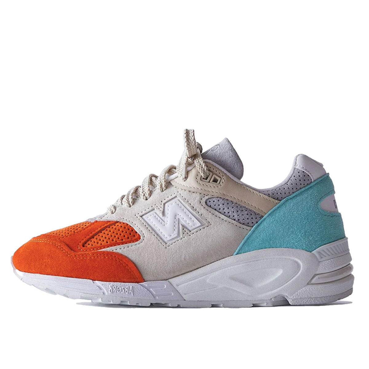 New Balance x Kith 990v2 'Cyclades' (2022) sneaker – authenticated on KLEKT