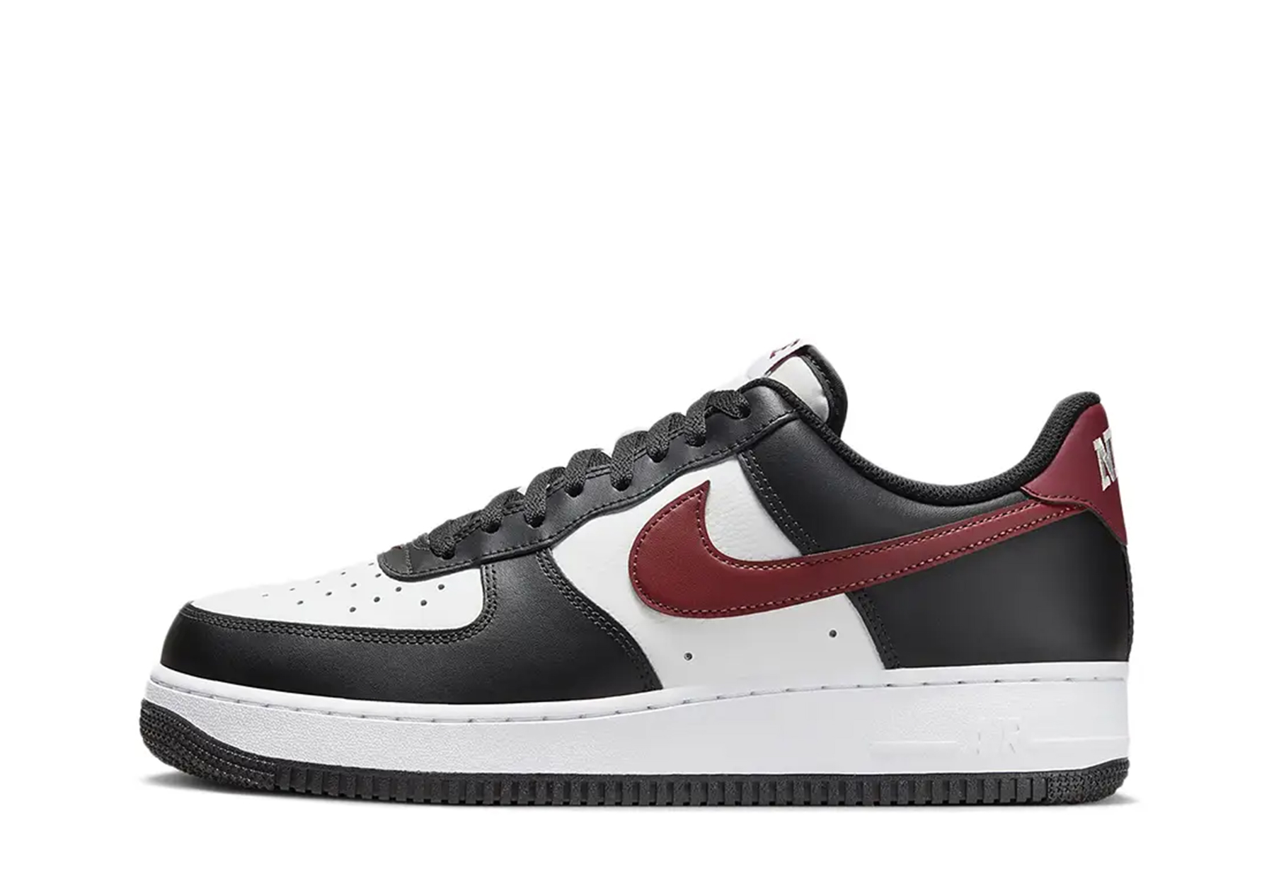 Nike Air Force 1 '07 Low 'Black White Red' (2024) BLACK/WHITE/RED sneaker – authenticated on KLEKT