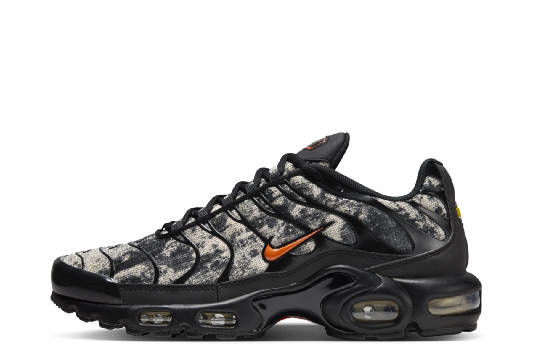 Nike Air Max Plus 'Camouflage' (2023) Black/Sanddrift/Safety Orange sneaker – authenticated on KLEKT