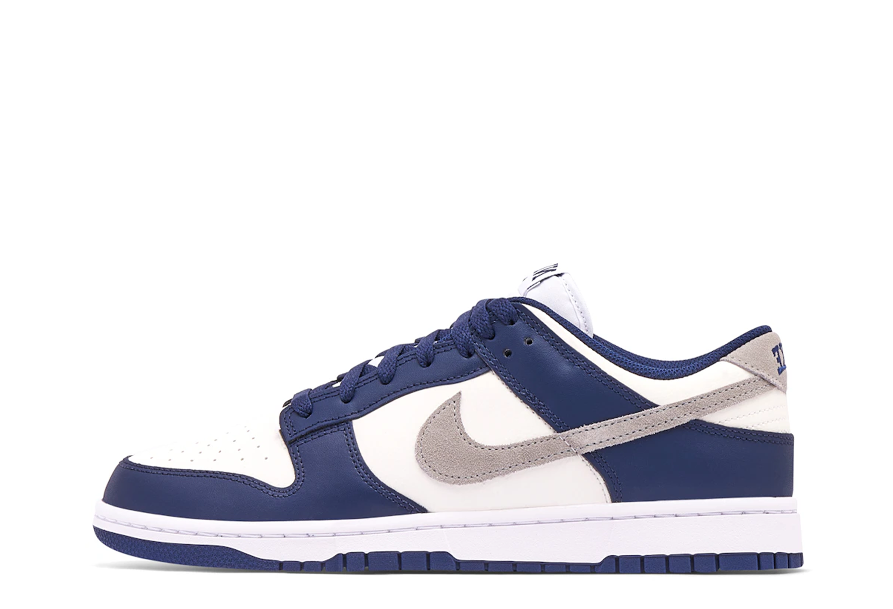 Nike Dunk Low 'Midnight Navy' (2022) Midnight Navy/Light Smoke Grey/Summit White sneaker – authenticated on KLEKT