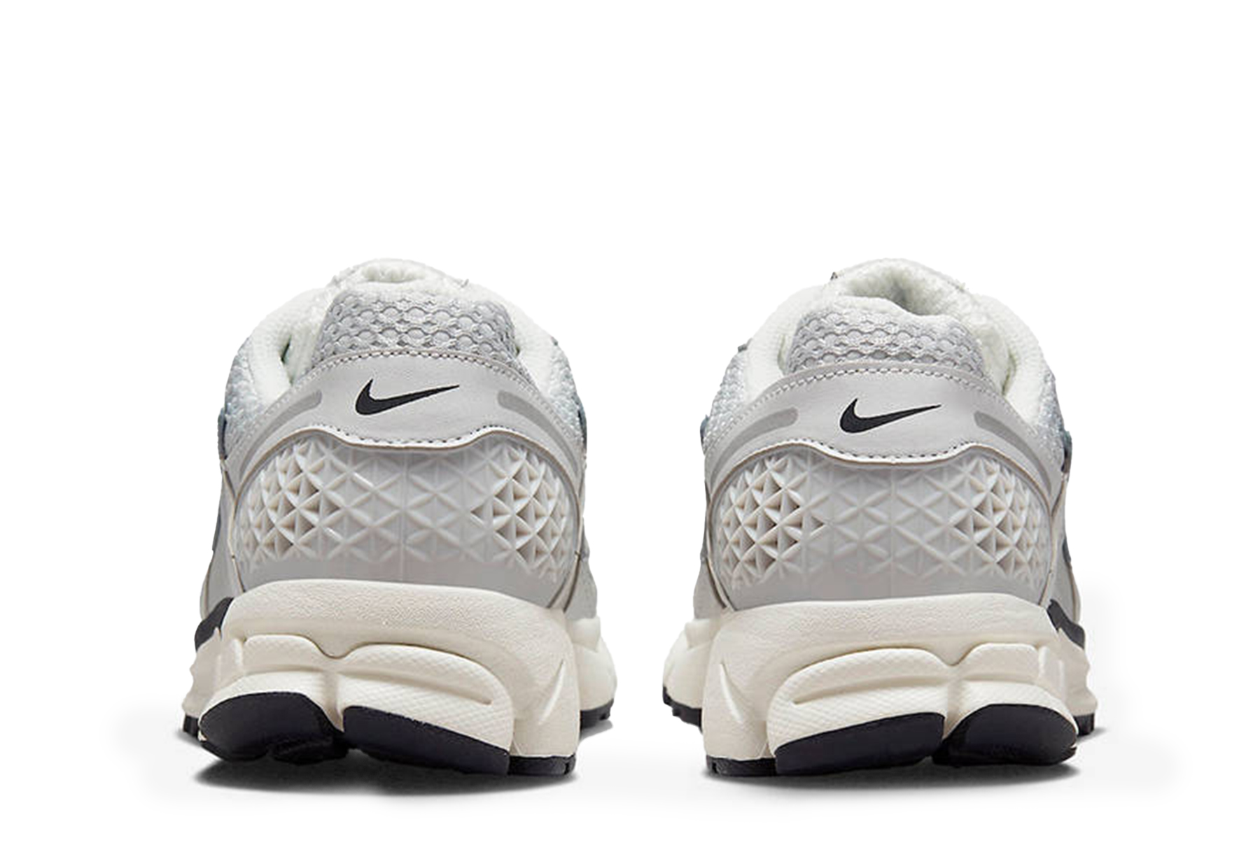 Nike Zoom Vomero 5 WMNS Photon Dust Chrome (2023) Photon Dust/Chrome sneaker – authenticated on KLEKT