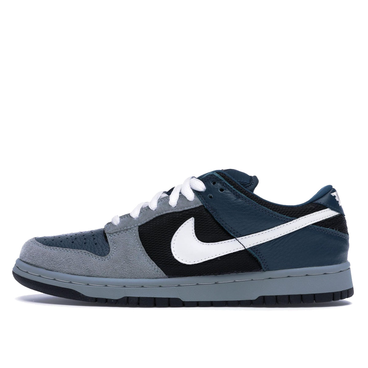 Nike SB Dunk Low Pro 'Futura' (2003) sneaker – authenticated on KLEKT