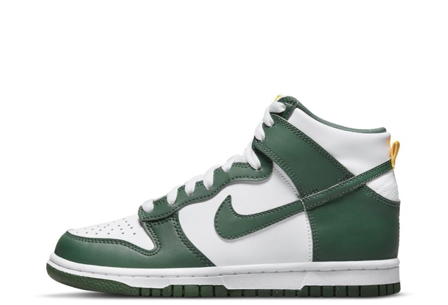 Nike Dunk High GS Australia	(2022) green/white/gold sneaker – authenticated on KLEKT