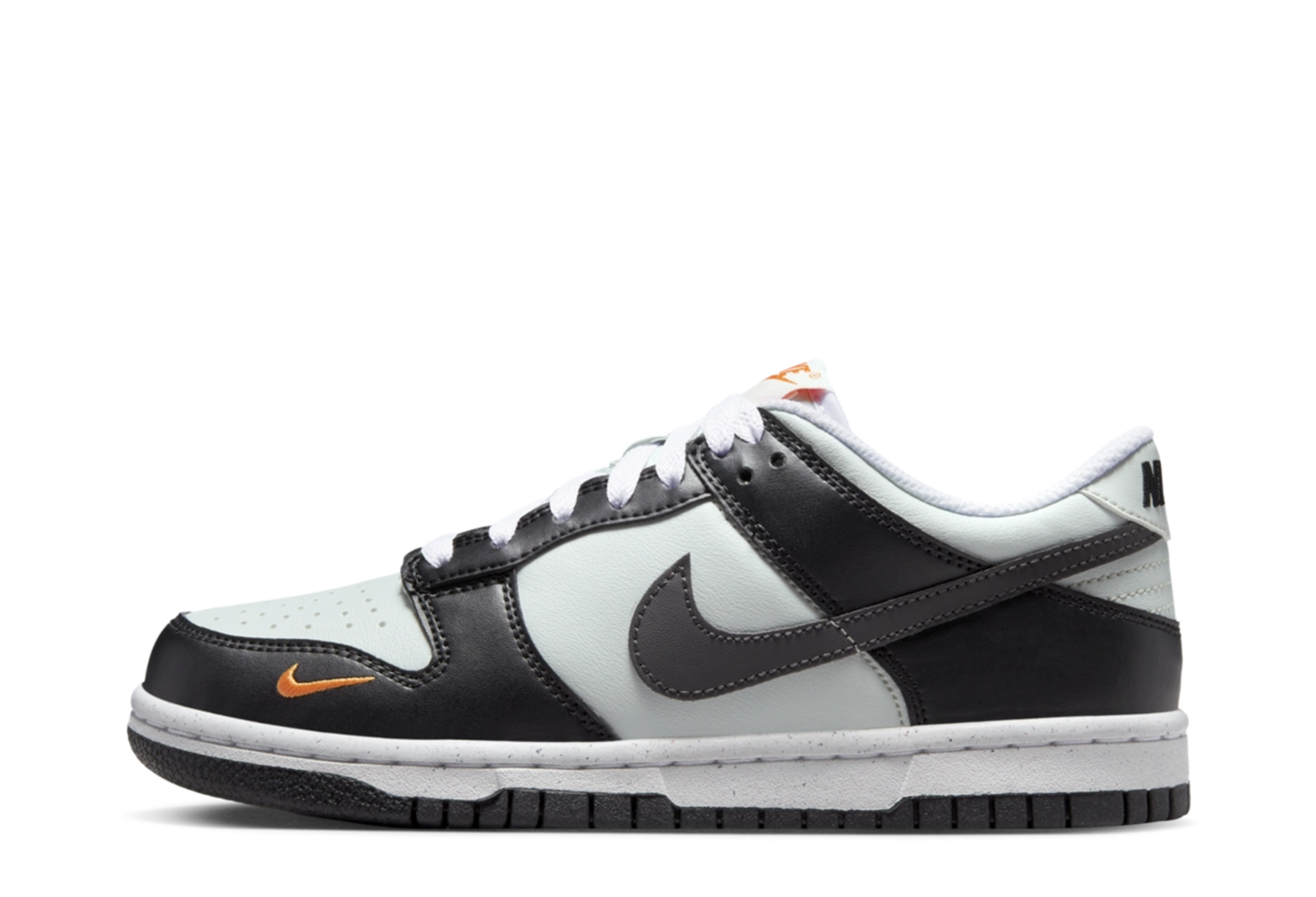 Nike Dunk Low 'Mini Swoosh' GS (2023) Black/White/Orange sneaker – authenticated on KLEKT