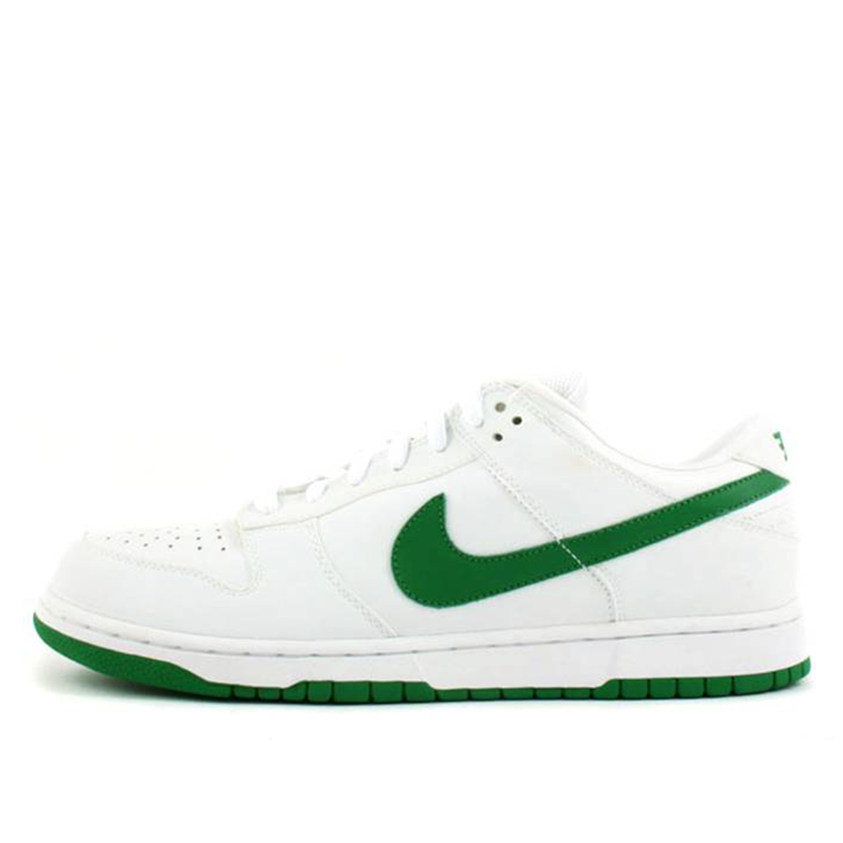 Nike SB Dunk Low 'St. Patrick's Day' (2005) White / Green sneaker – authenticated on KLEKT