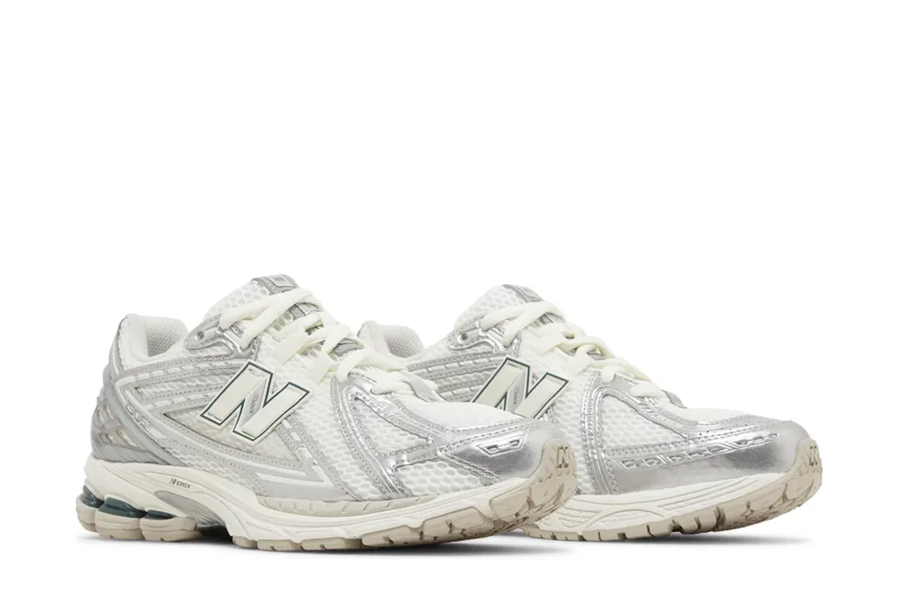 New Balance M1906R 'Silver Metallic' (2024) Silver Metallic/White sneaker – authenticated on KLEKT
