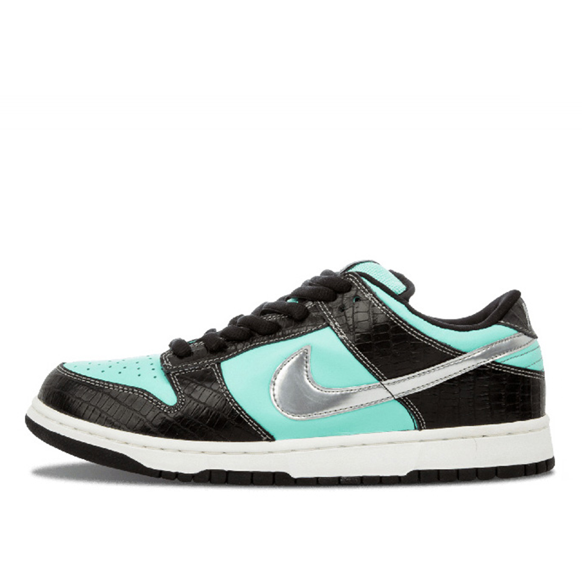 Nike SB x Diamond Supply Co. Dunk Low 'Tiffany' (2005) sneaker – authenticated on KLEKT