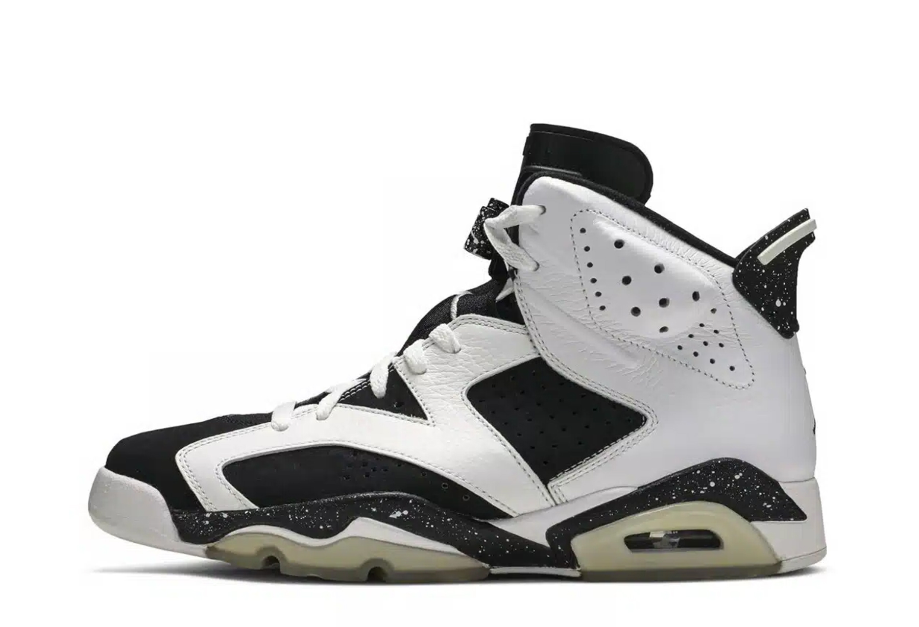 Air Jordan 6 'Retro Oreo' (2026) WHITE/BLACK sneaker – authenticated on KLEKT
