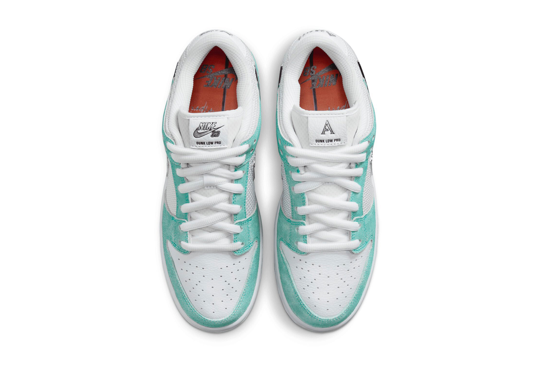 Nike SB x April Skateboards Dunk Low Blue (2023) TURBO GREEN/METALLIC SILVER/TURBO GREEN sneaker – authenticated on KLEKT