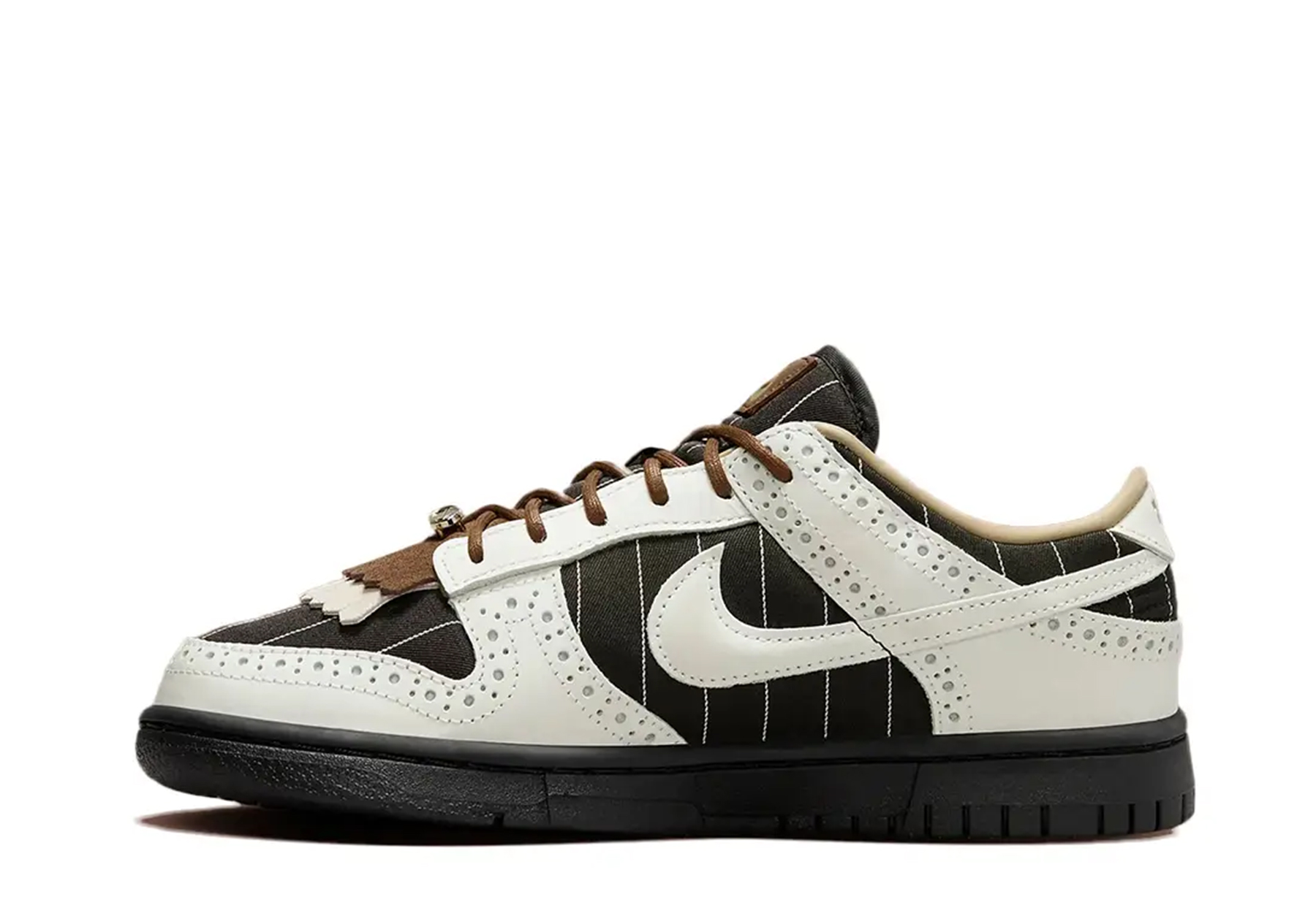 Nike Dunk Low Brogue WMNS 'Black' (2024) WHITE/BLACK sneaker – authenticated on KLEKT