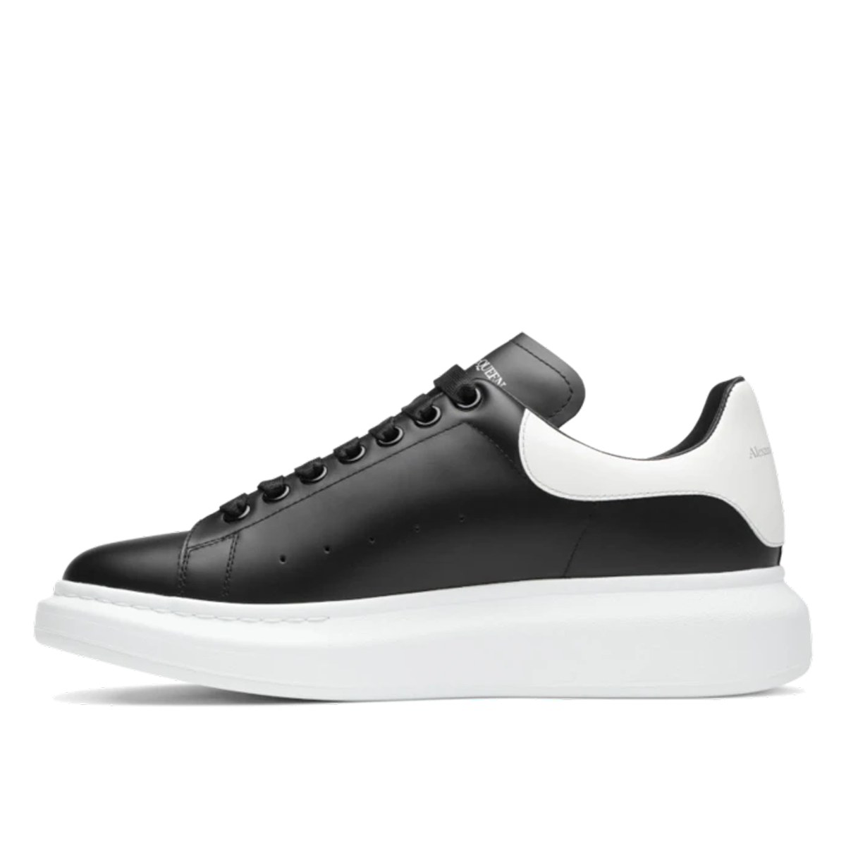 Luxury Alexander McQueen Oversized Black White BLACK/WHITE sneaker – authenticated on KLEKT