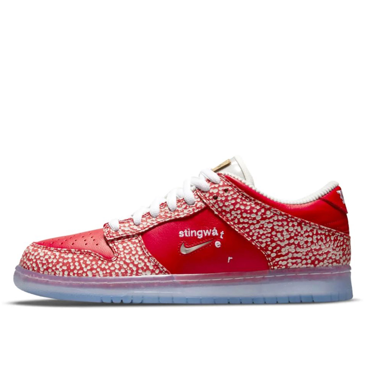 Nike SB x Stingwater Dunk Low Magic Mushroom (2021) RED/WHITE ICE sneaker – authenticated on KLEKT