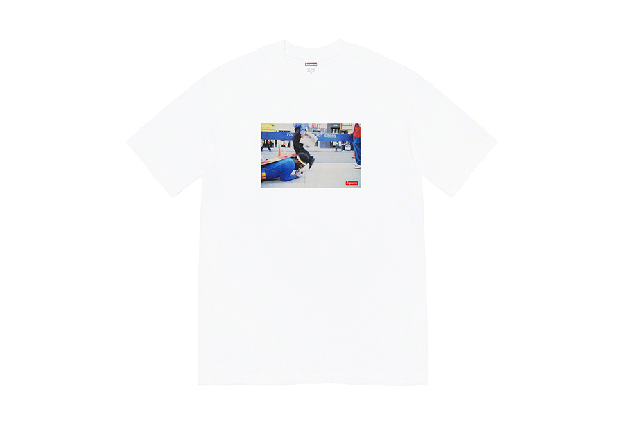 Supreme Great White Way Tee White (FW22) WHITE sneaker – authenticated on KLEKT