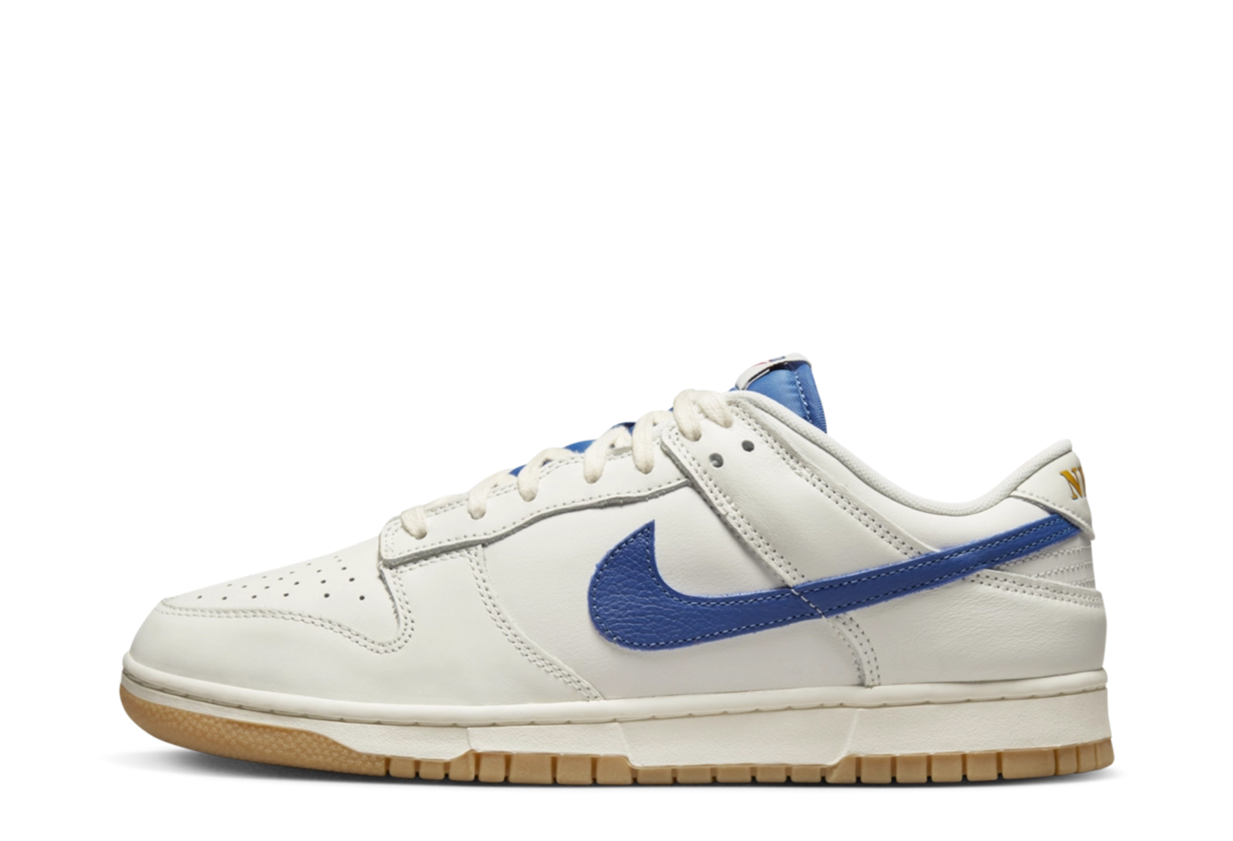 Nike Dunk Low SE 'Dark Marina' (2023) Sail/Blue/Gum sneaker – authenticated on KLEKT